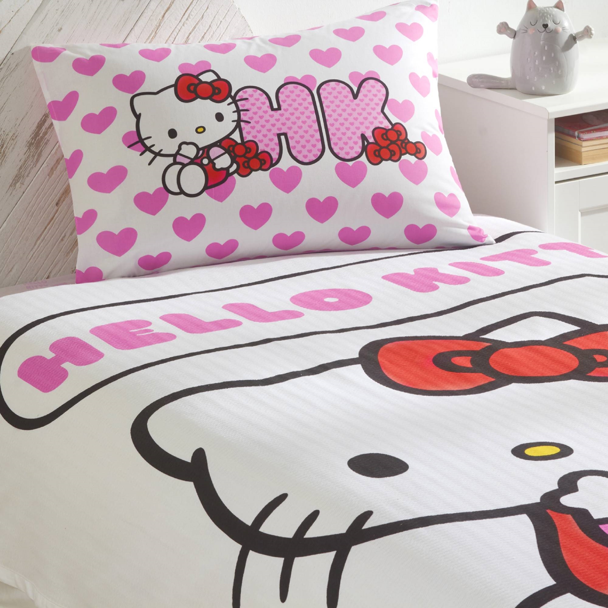 resm Taç Lisanslı Hello Kitty Love Tek Kişilik Pamuk Pike Takımı