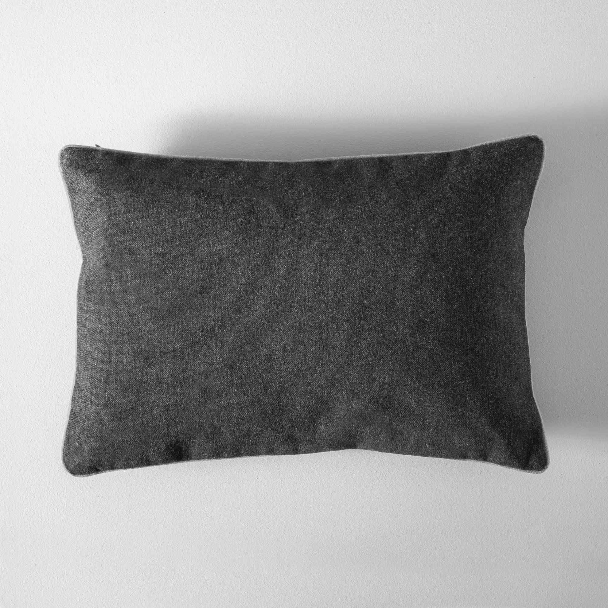 resm Linens Reneta 35x50 cm Kırlent Kılıfı Antrasit