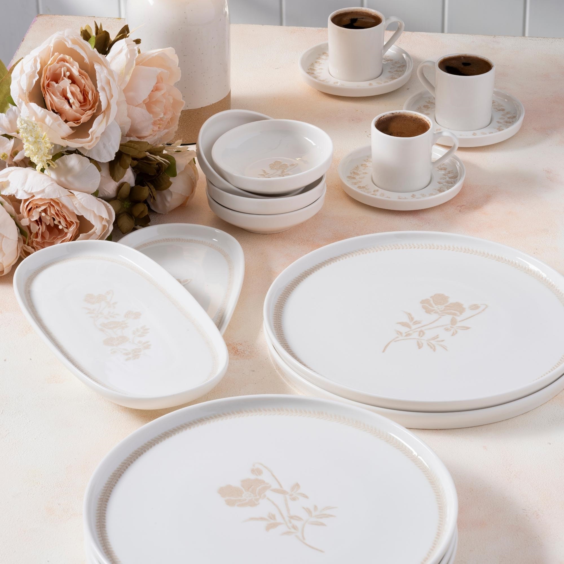 resm Pierre Cardin Edelore Porselen 14 Parça Kahvaltı Takımı