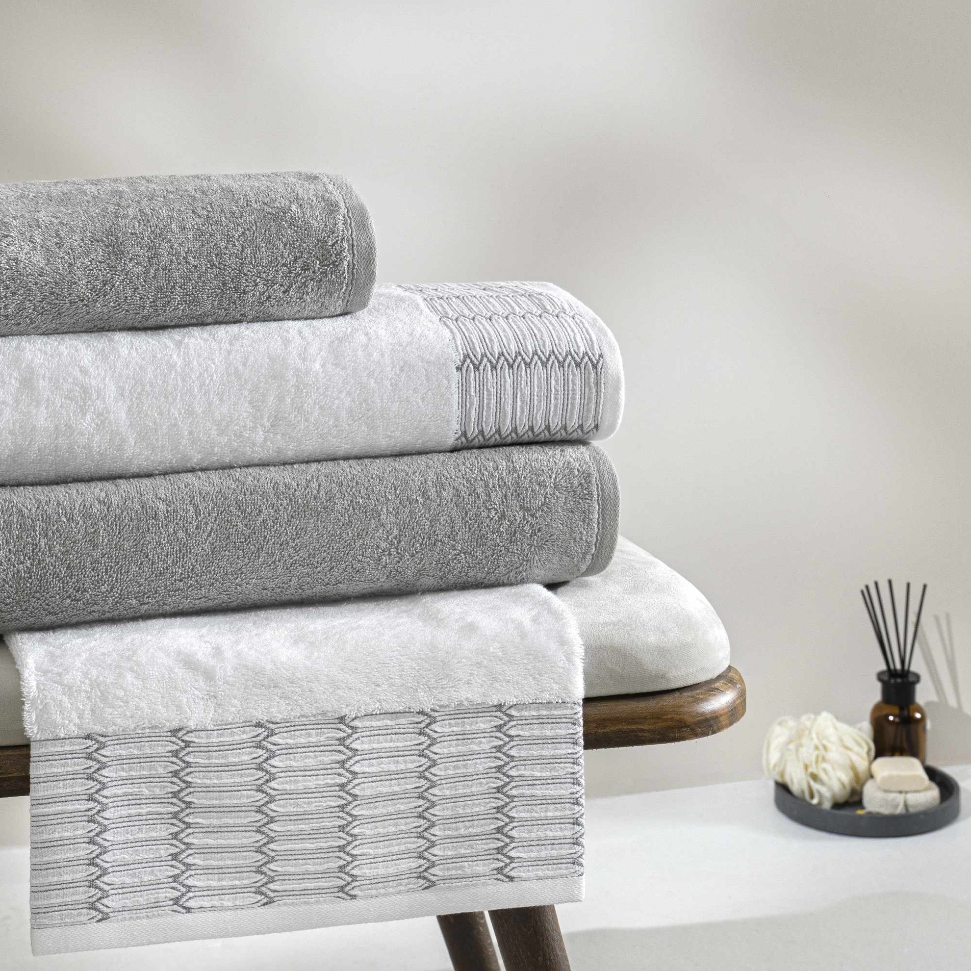 resm Taç Linka Bamboo Classic Aile Seti Beyaz Gri