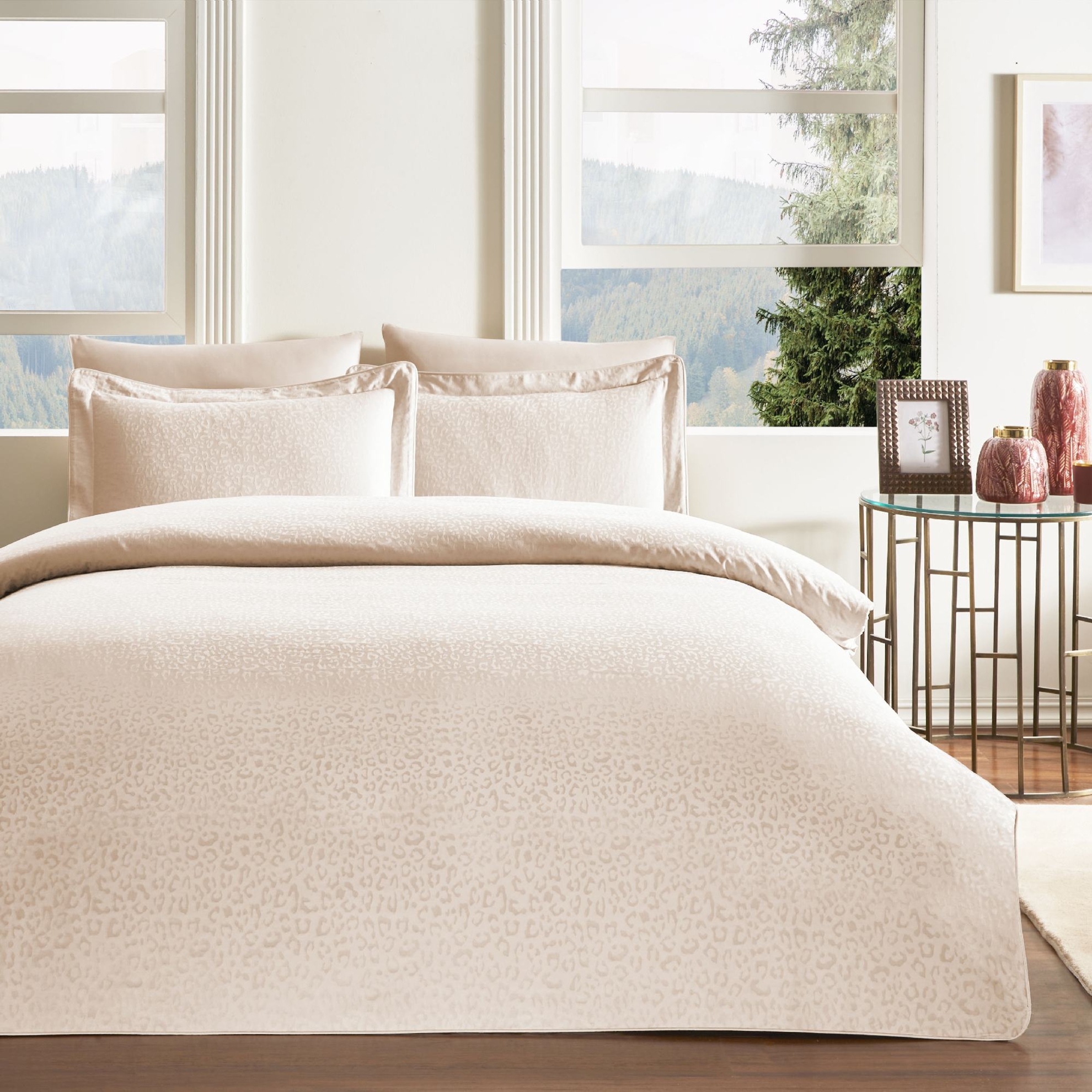 resm Taç Leo Jakar Çift Kişilik Nevresim Takımı Taş