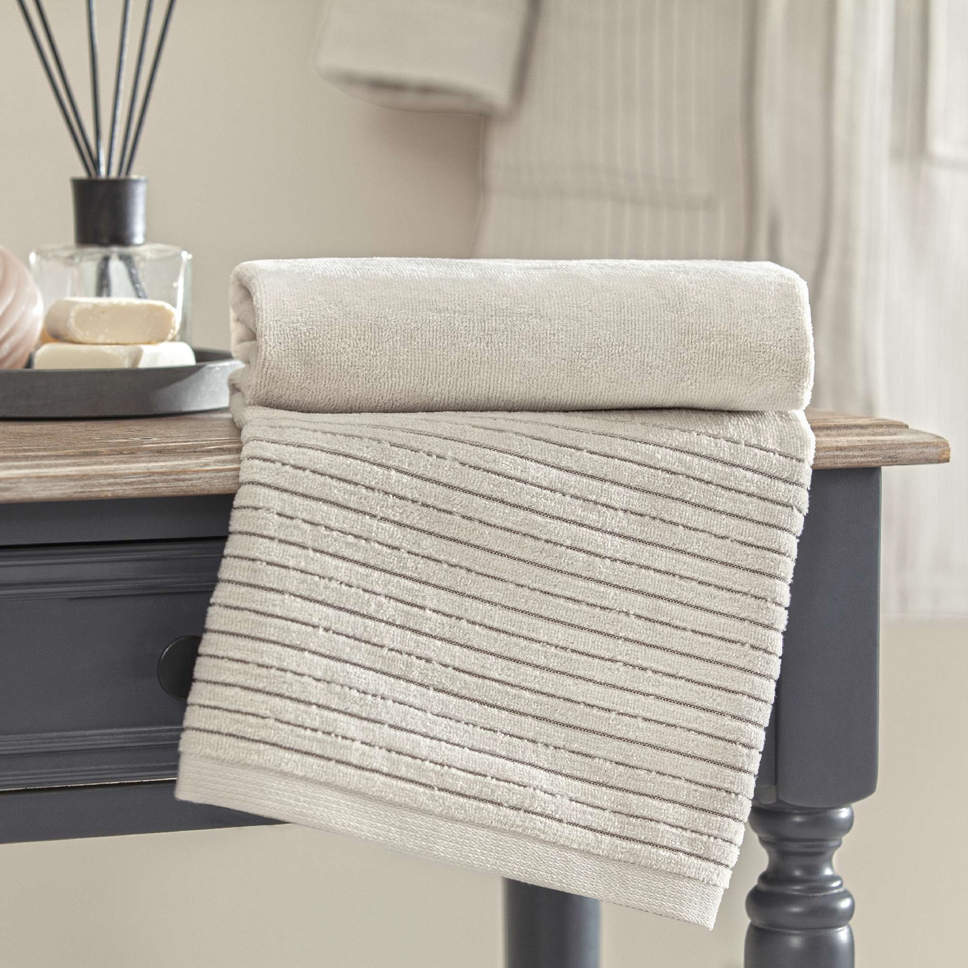 resm Taç Ritmo Pamuk Bornoz Seti Seti Taş L