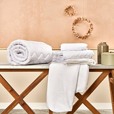 resm Taç Perfect Fitted Çift Kişilik Sıvı Geçirmez Yatak Alezi Beyaz